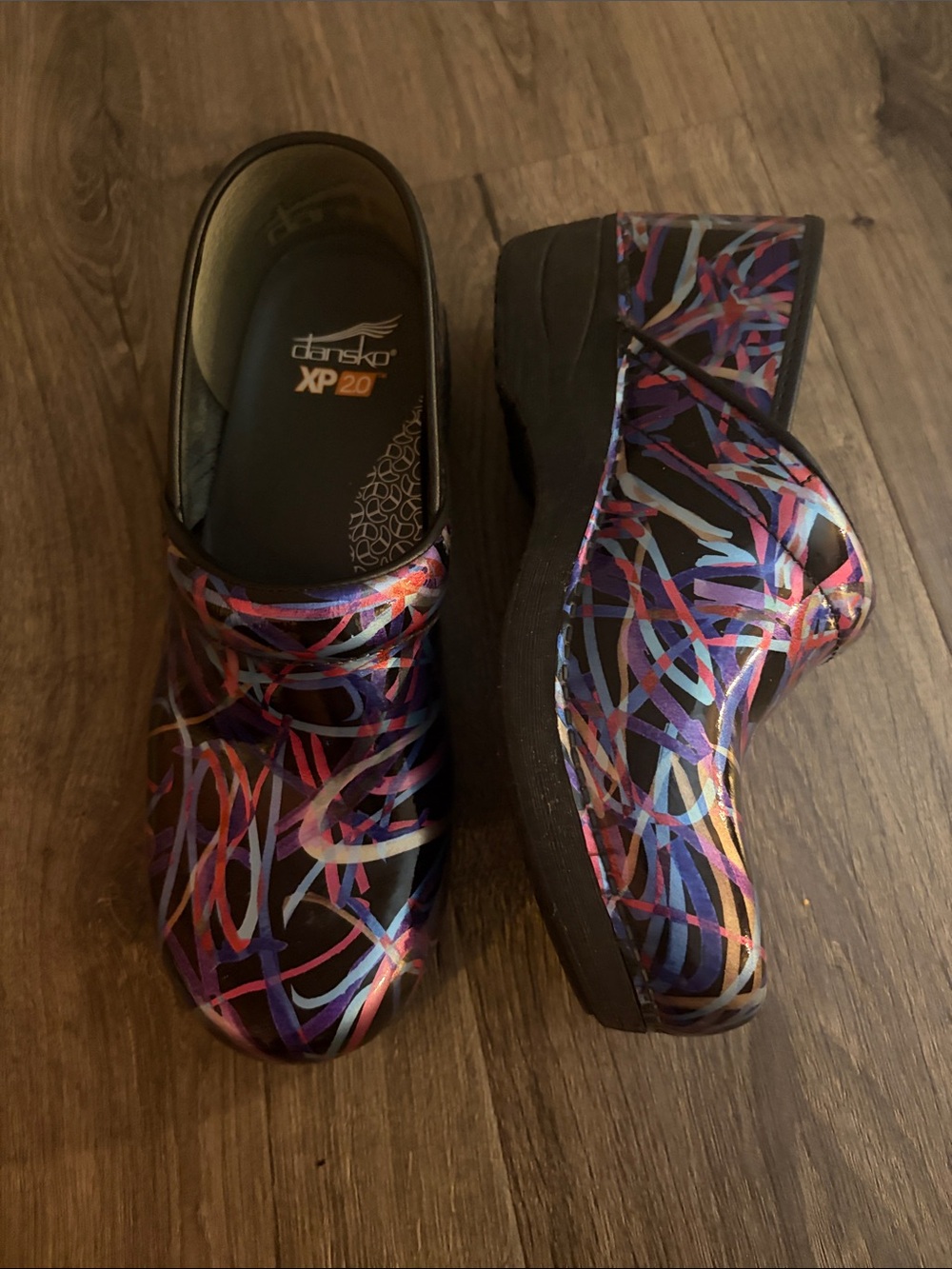 Dansko XP 2.0 Multicolor Abstract Clogs - Picture 3 of 8